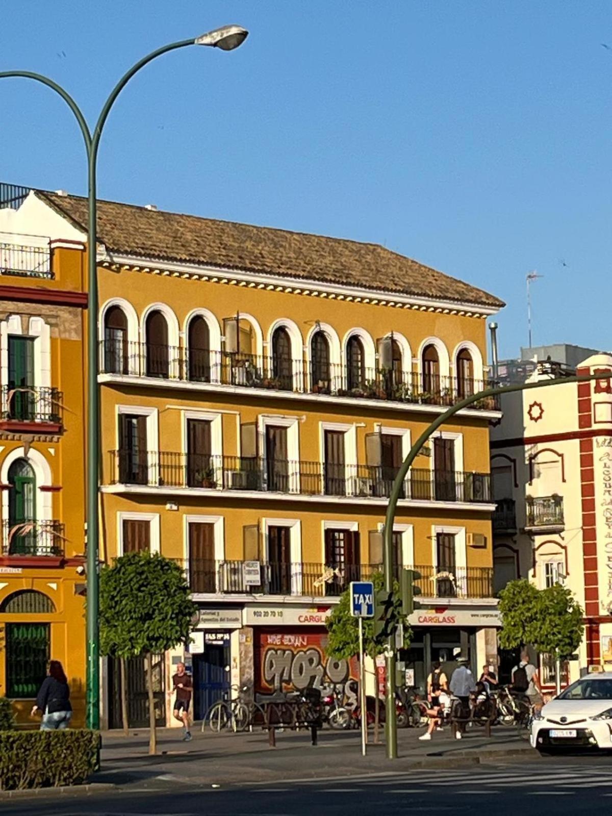Cozy Apartment Next To Center Sevilha Exterior foto